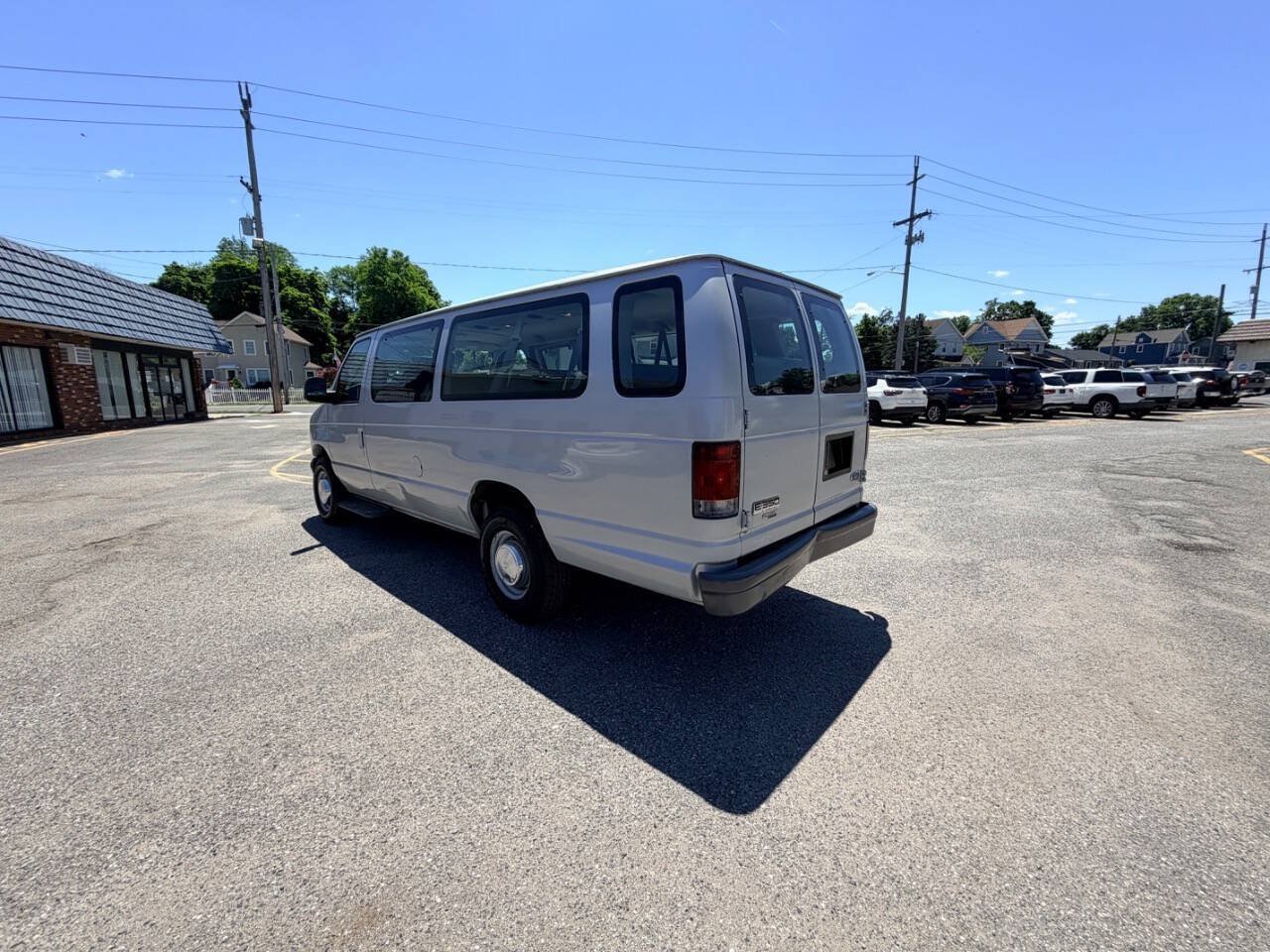 Used 2006 Ford E-350 and Econoline 350 XL RWD image 45