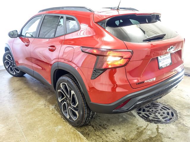New 2026 Chevrolet Trax RS w/ Sunroof Package FWD image 7