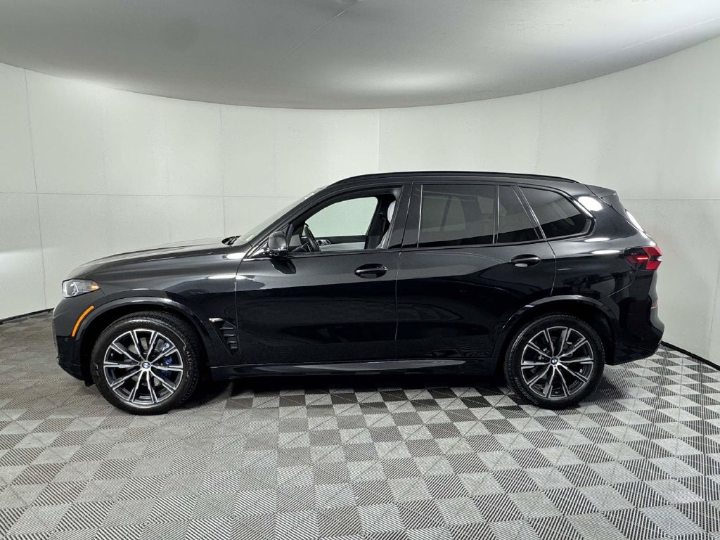 Used 2025 BMW X5 xDrive40i w/ Executive Package AWD/4WD image 11