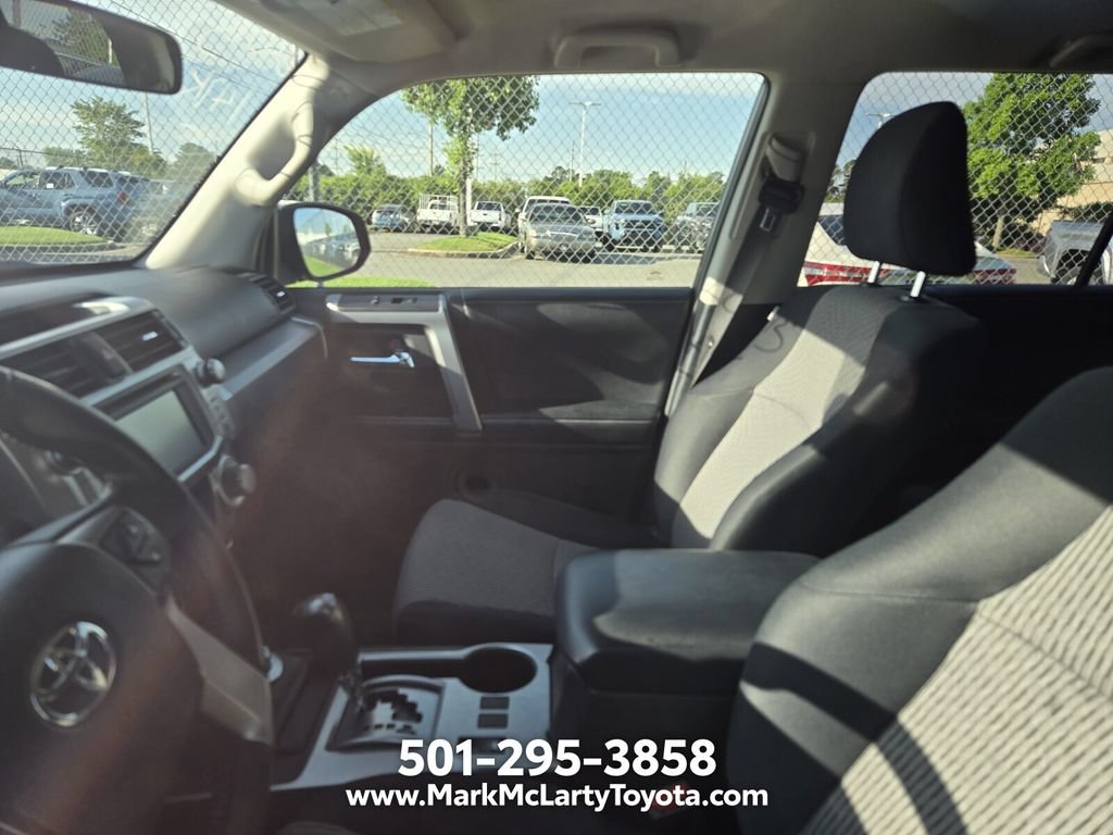 Used 2015 Toyota 4Runner SR5 AWD/4WD image 3