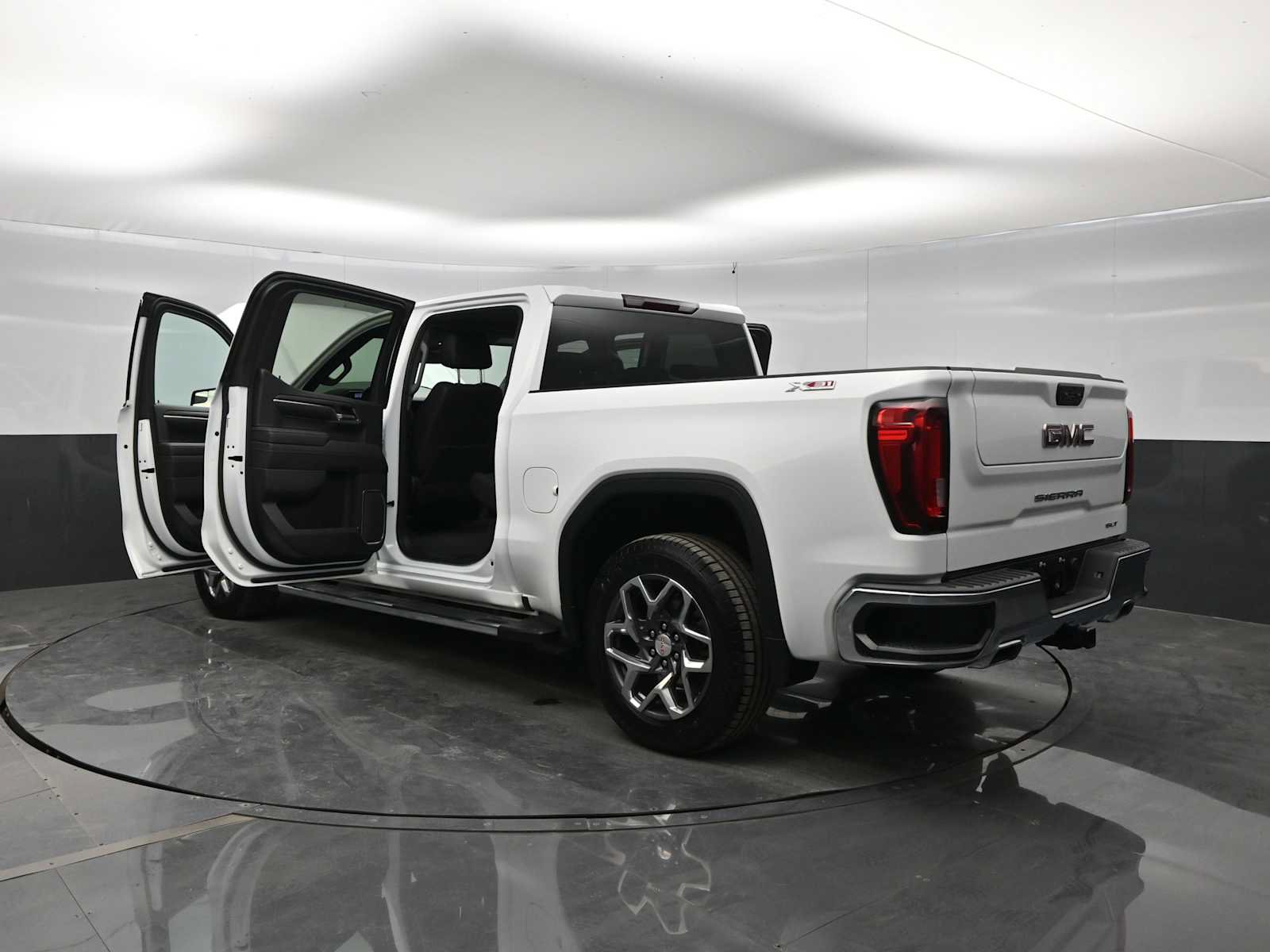 Used 2023 GMC Sierra 1500 SLT w/ SLT Premium Package AWD/4WD image 48
