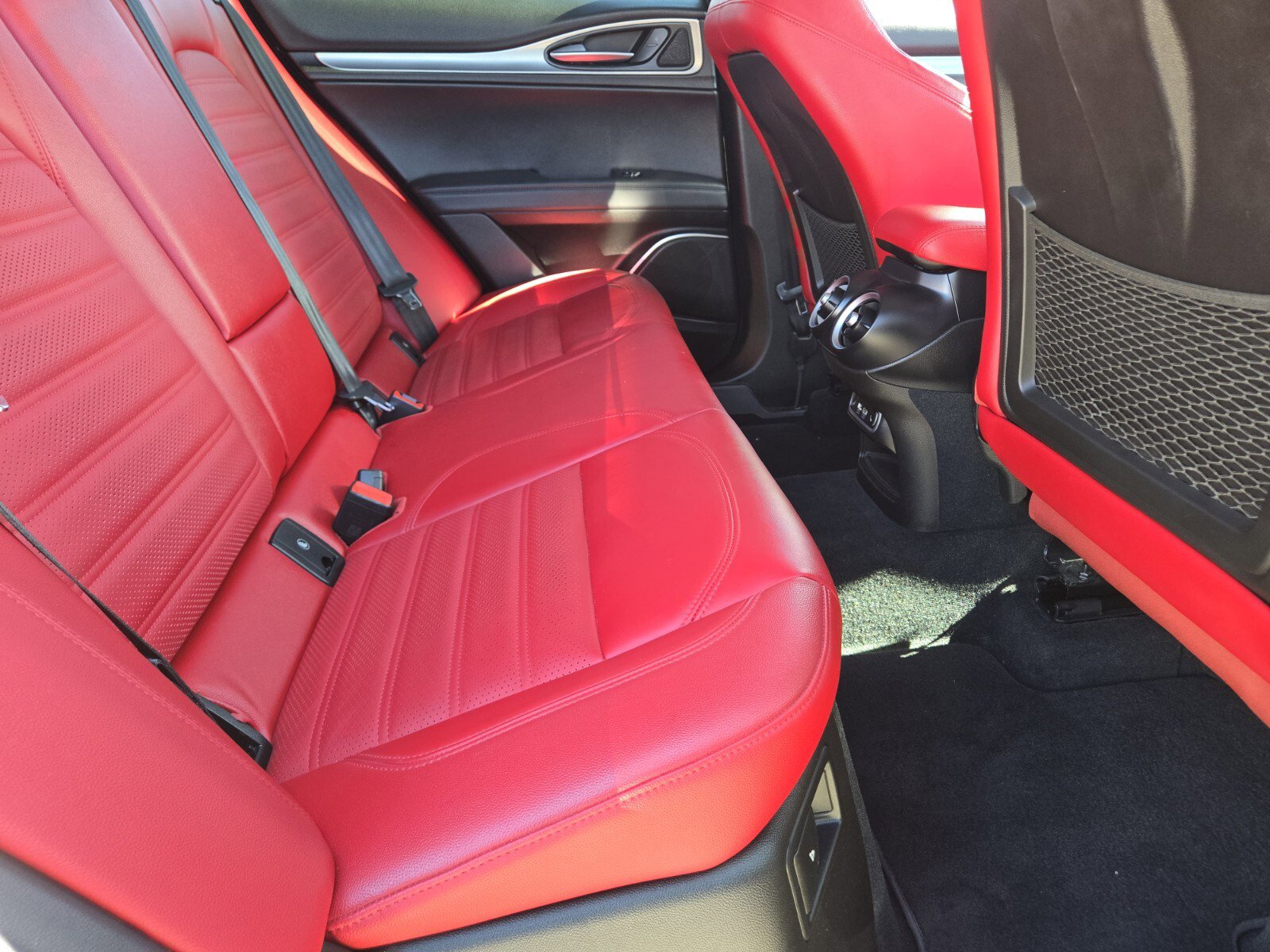 Used 2022 Alfa Romeo Stelvio Veloce image 14