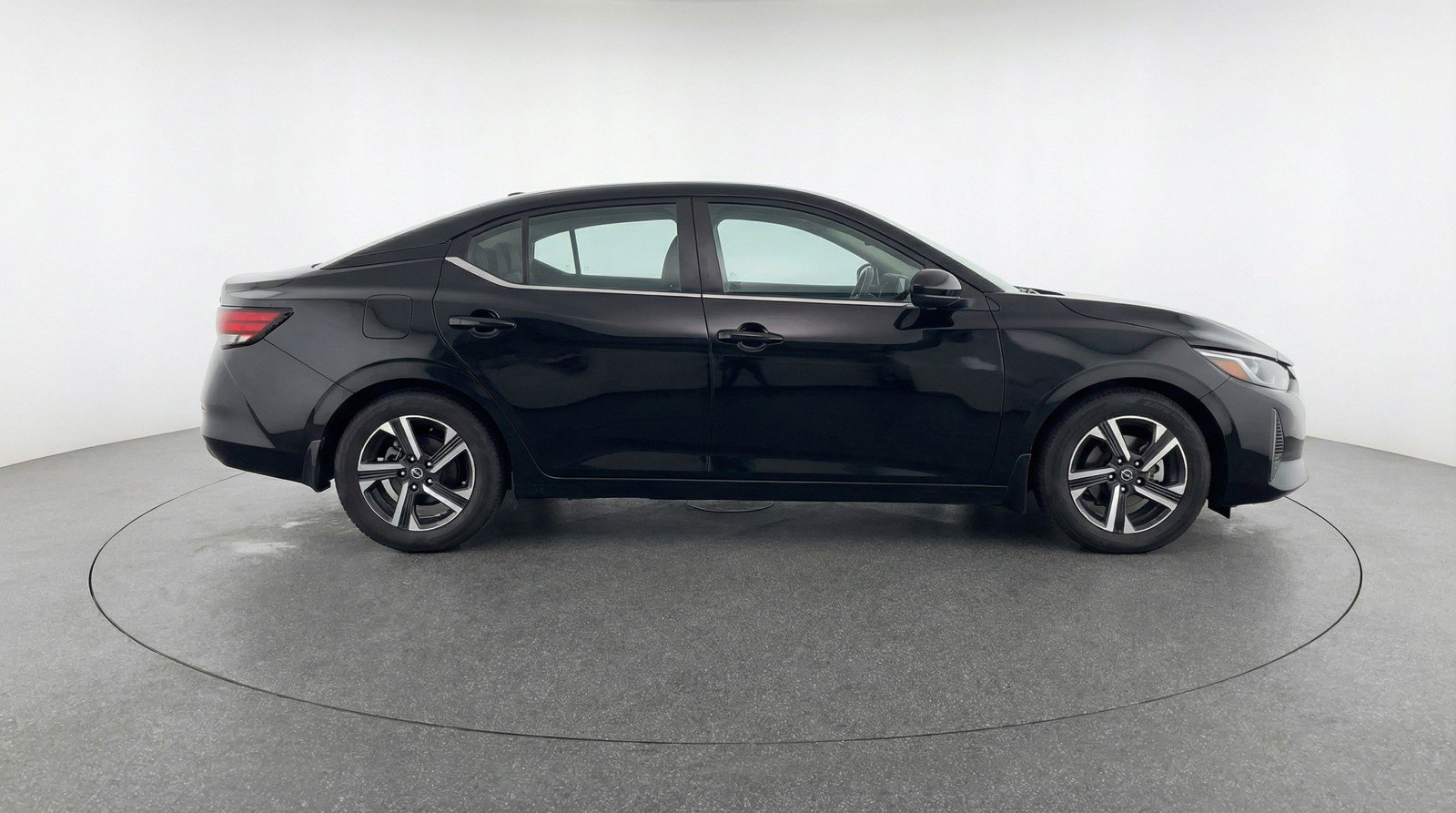 Used 2025 Nissan Sentra SV image 11