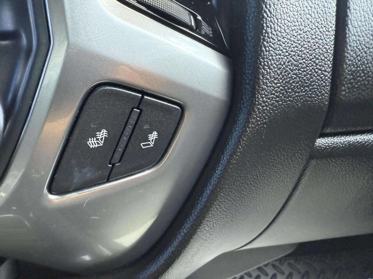 Used 2017 Chevrolet Silverado 1500 LT w/ All Star Edition image 28