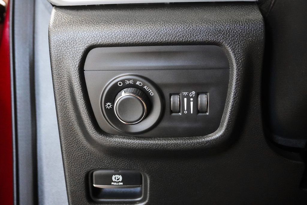 Certified 2024 Jeep Grand Cherokee Laredo image 19