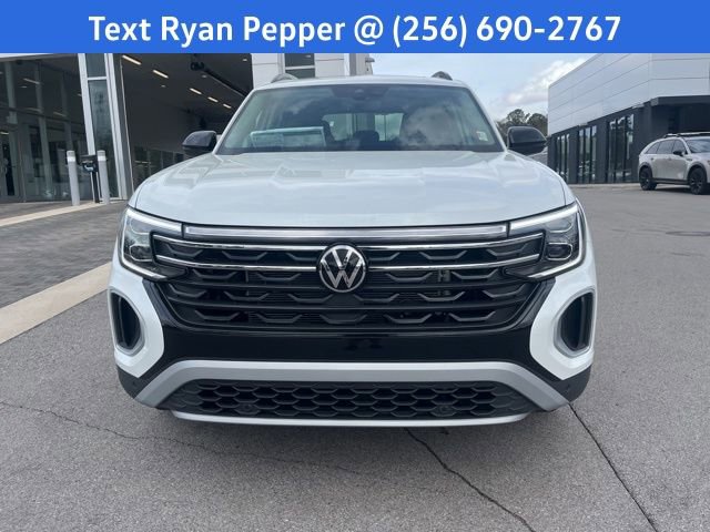New 2026 Volkswagen Atlas Peak Edition image 2