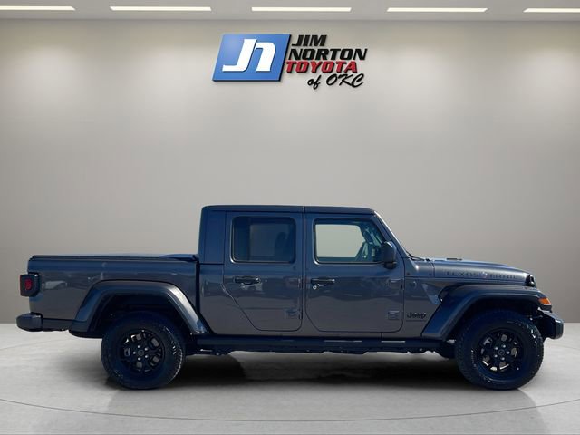 Used 2025 Jeep Gladiator Sport AWD/4WD image 4