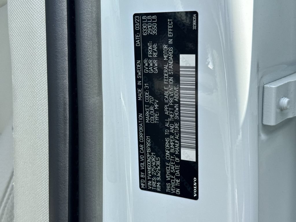 Certified 2023 Volvo XC90 T8 Plus AWD/4WD image 28