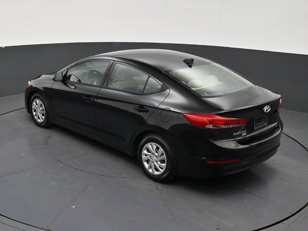 Used 2017 Hyundai Elantra SE FWD image 13