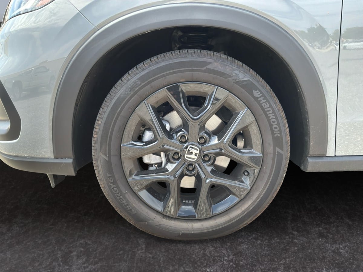 Used 2025 Honda HR-V Sport image 9