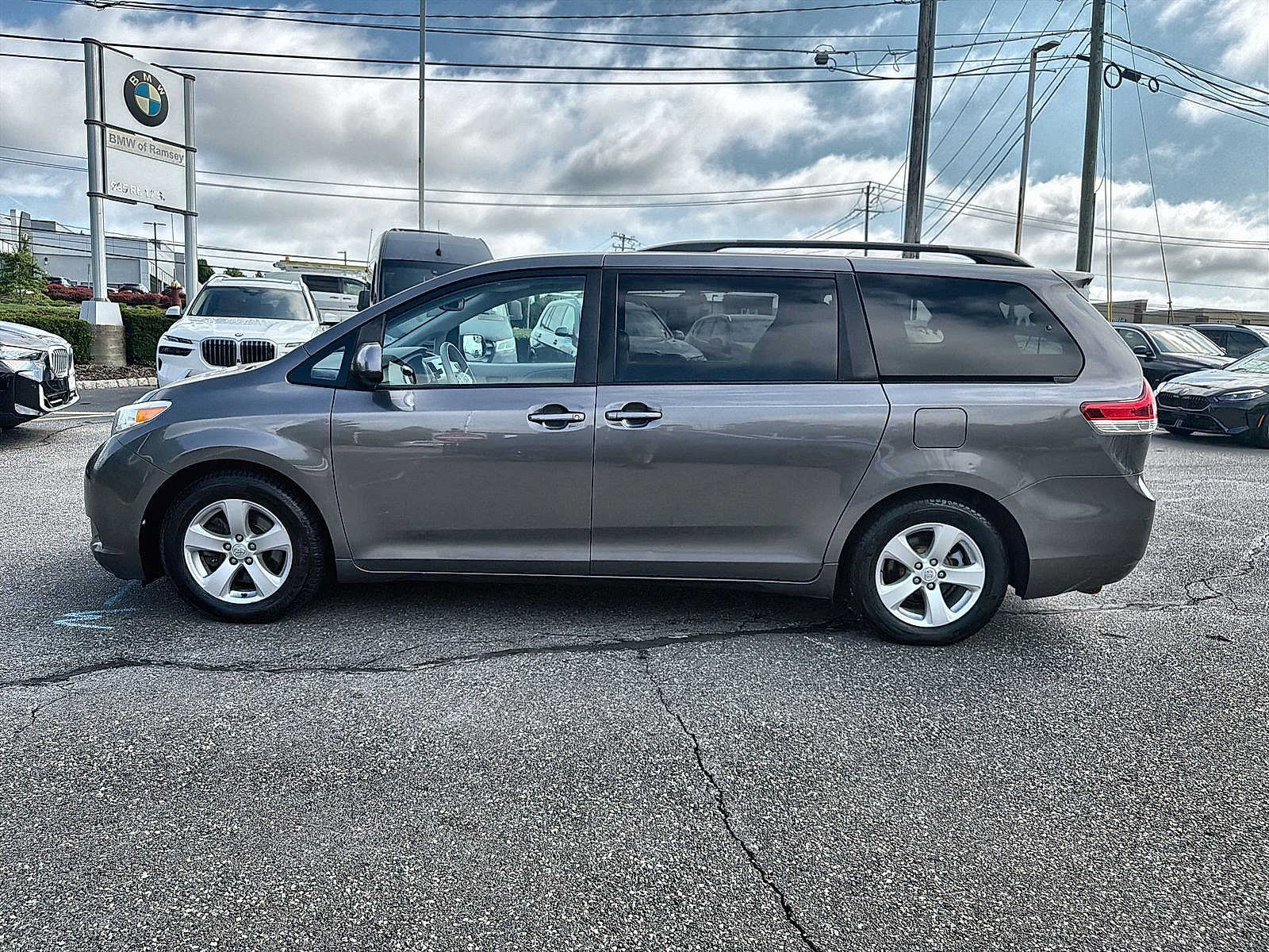 Used 2012 Toyota Sienna LE FWD image 11