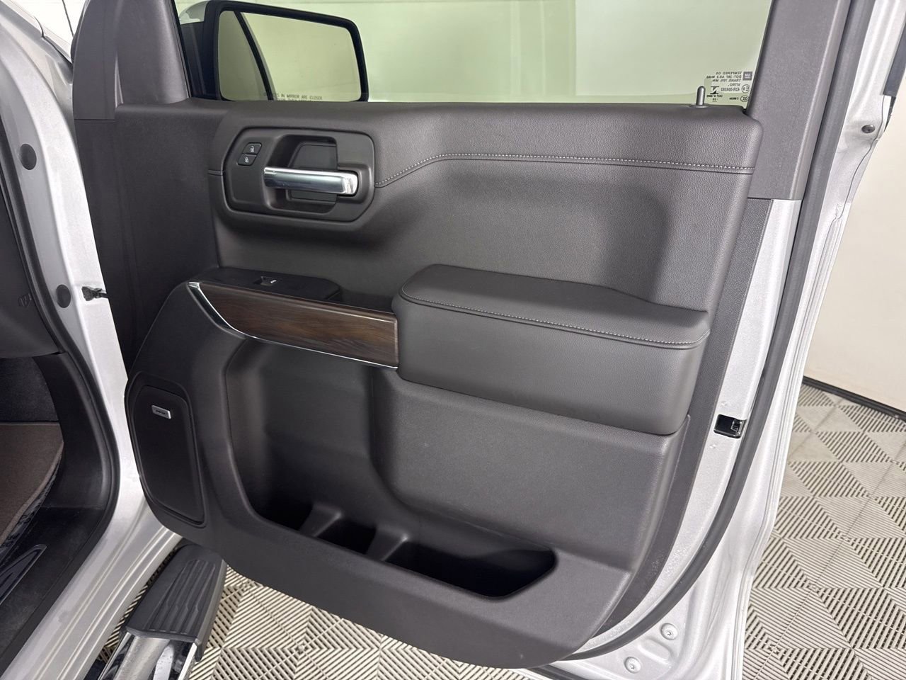 Used 2020 GMC Sierra 1500 SLT w/ SLT Premium Package image 25