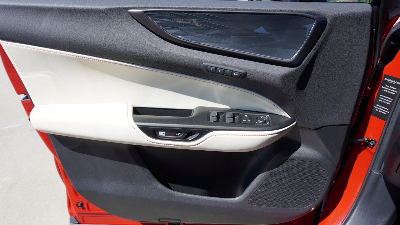 Used 2024 Lexus NX 250 FWD w/ Towing Package (2000 Lbs) image 20