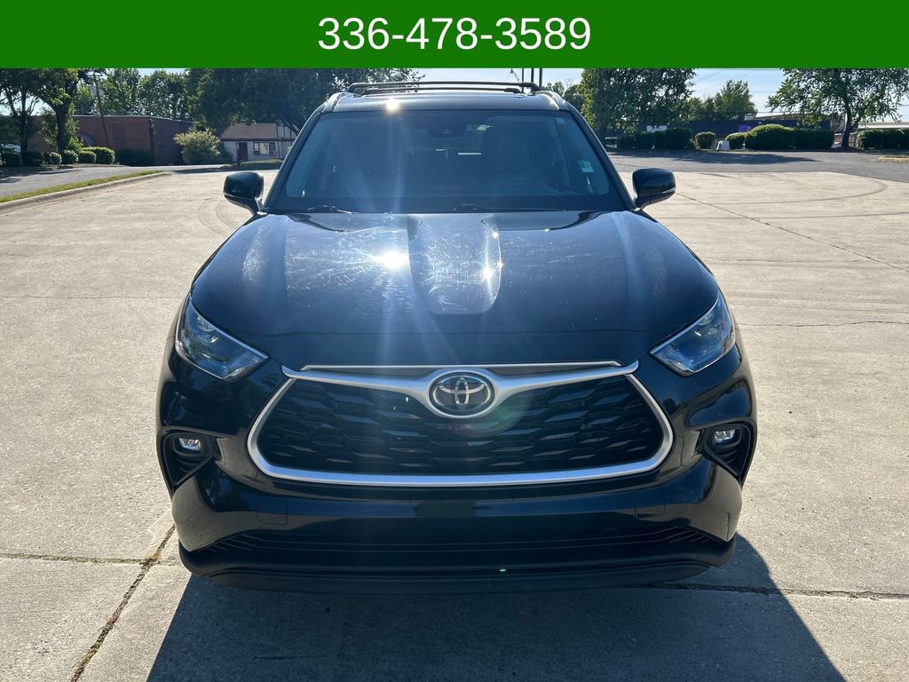 Used 2022 Toyota Highlander XLE FWD image 8