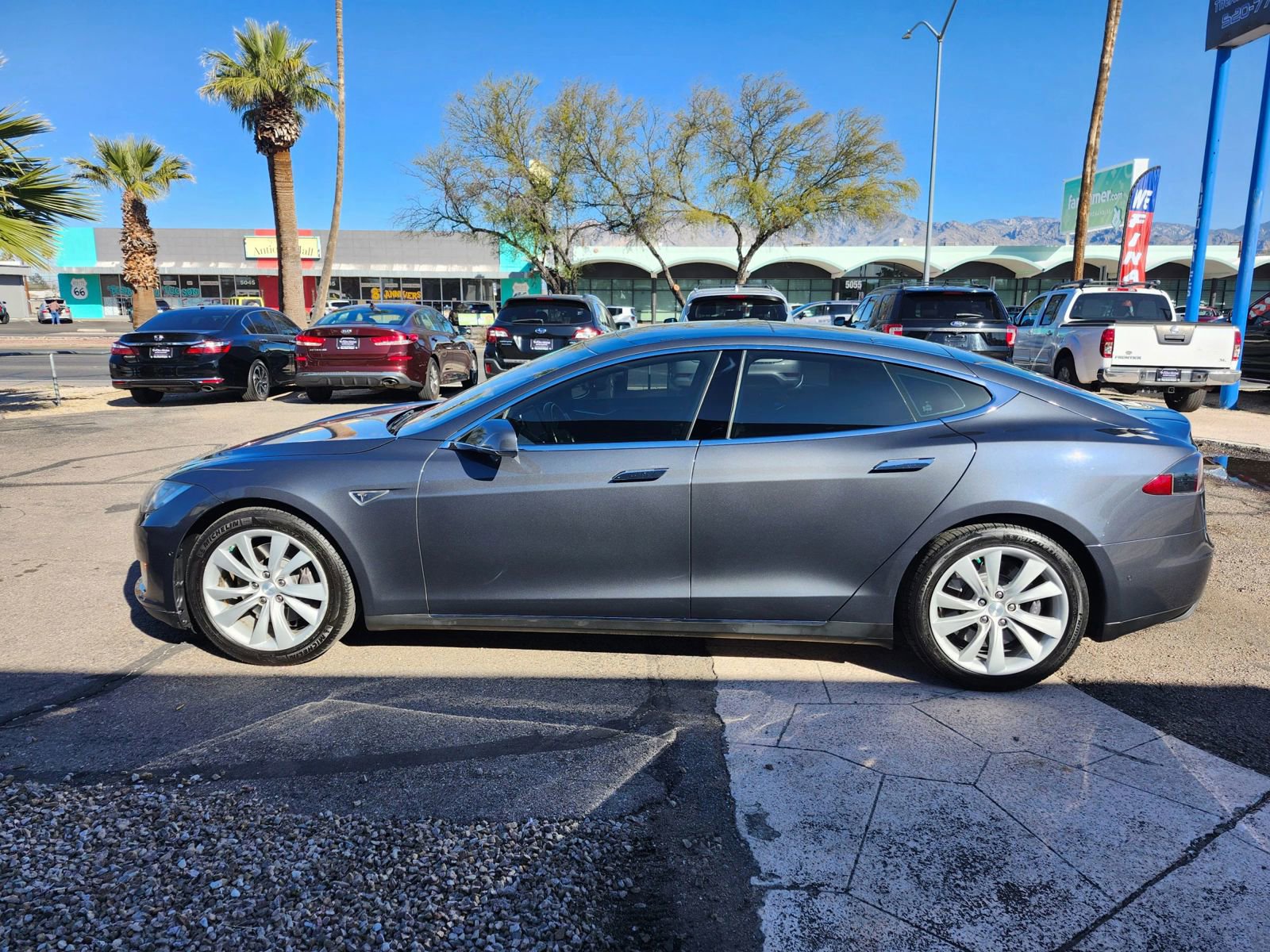 Used 2015 Tesla Model S 85 image 1