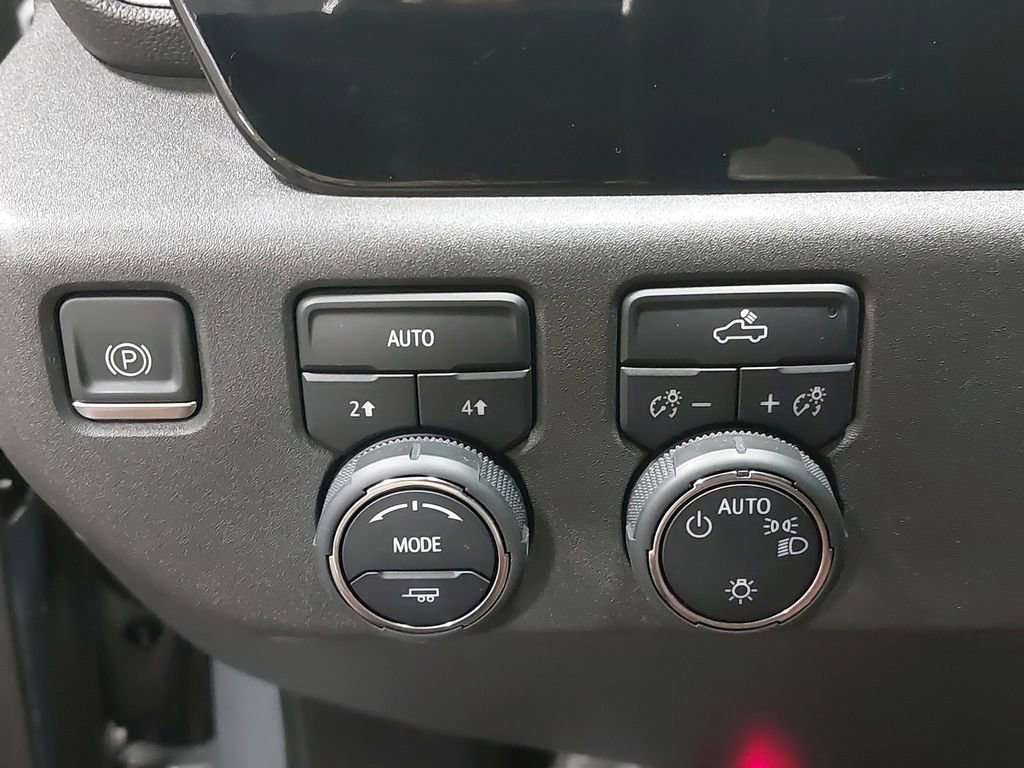 Used 2023 Chevrolet Silverado 1500 LT image 27