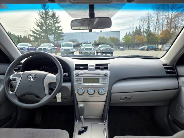 Used 2011 Toyota Camry LE image 10