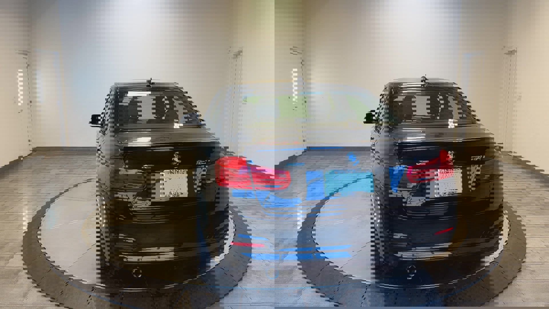 Used 2018 BMW 320i xDrive Sedan image 7