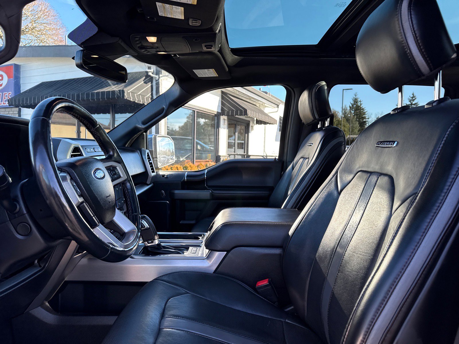 Used 2018 Ford F150 Platinum w/ Equipment Group 701A Luxury image 23