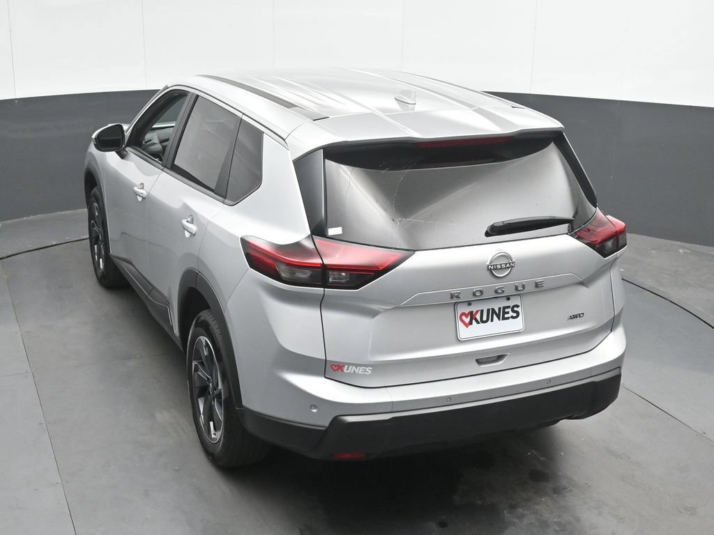 Used 2025 Nissan Rogue SV AWD/4WD image 39