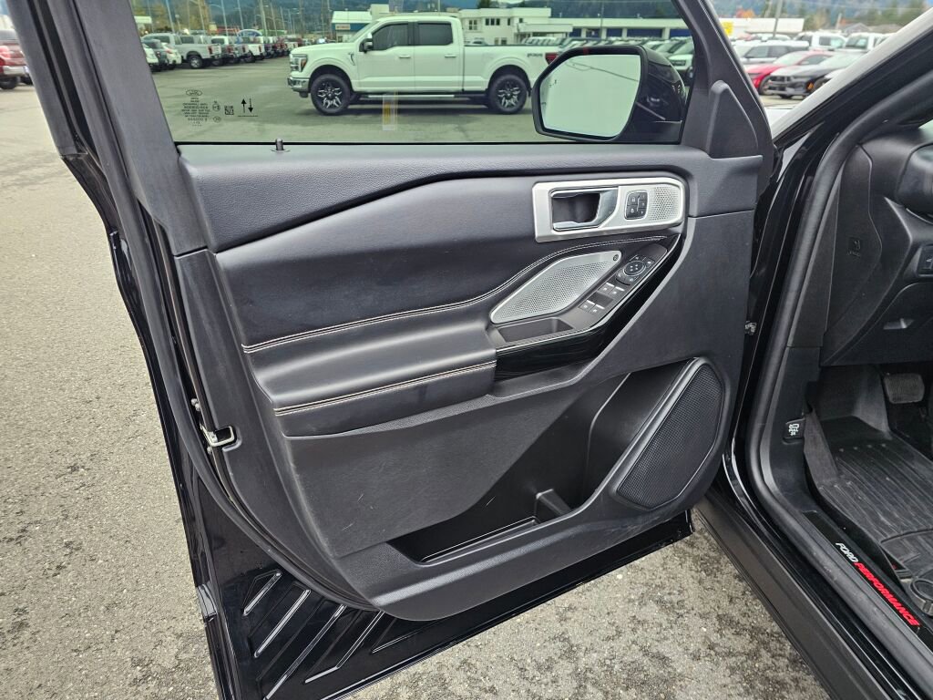 Used 2022 Ford Explorer ST w/ Equipment Group 401A image 17