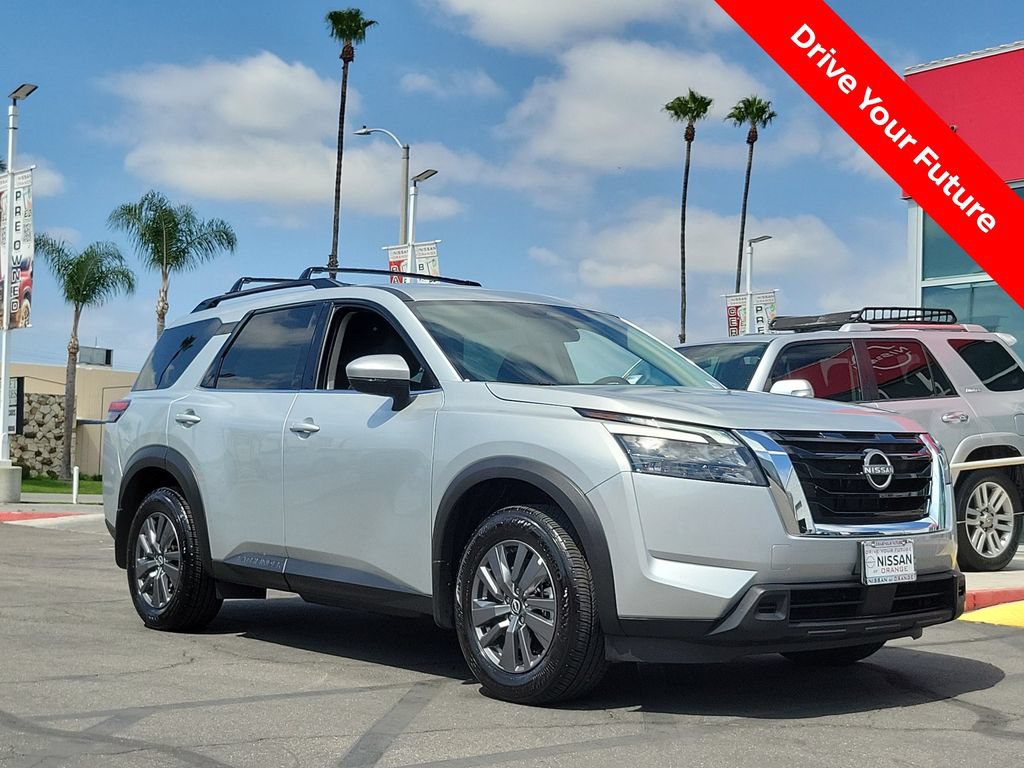 Certified 2025 Nissan Pathfinder SV FWD image 32