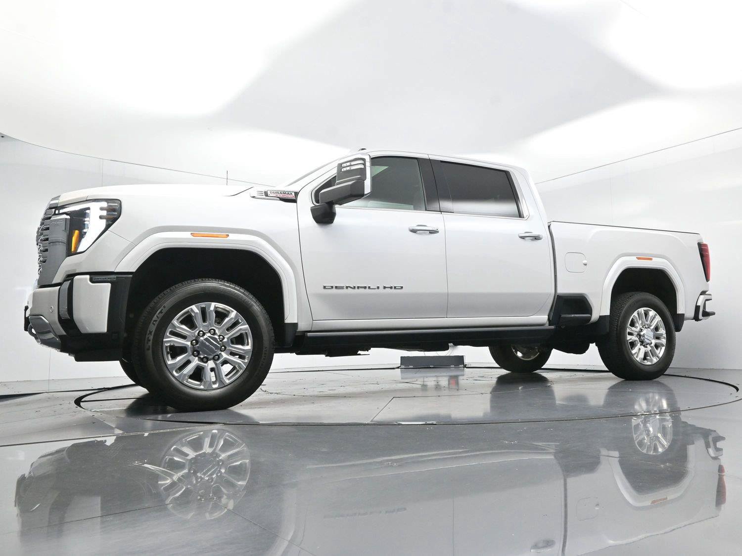 Used 2025 GMC Sierra 2500 Denali w/ Denali Reserve Package AWD/4WD image 44