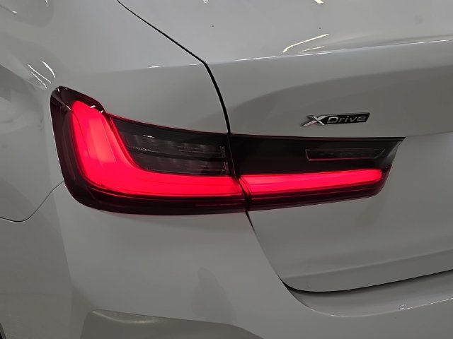 Certified 2024 BMW 330i xDrive Sedan w/ Premium Package AWD/4WD image 29