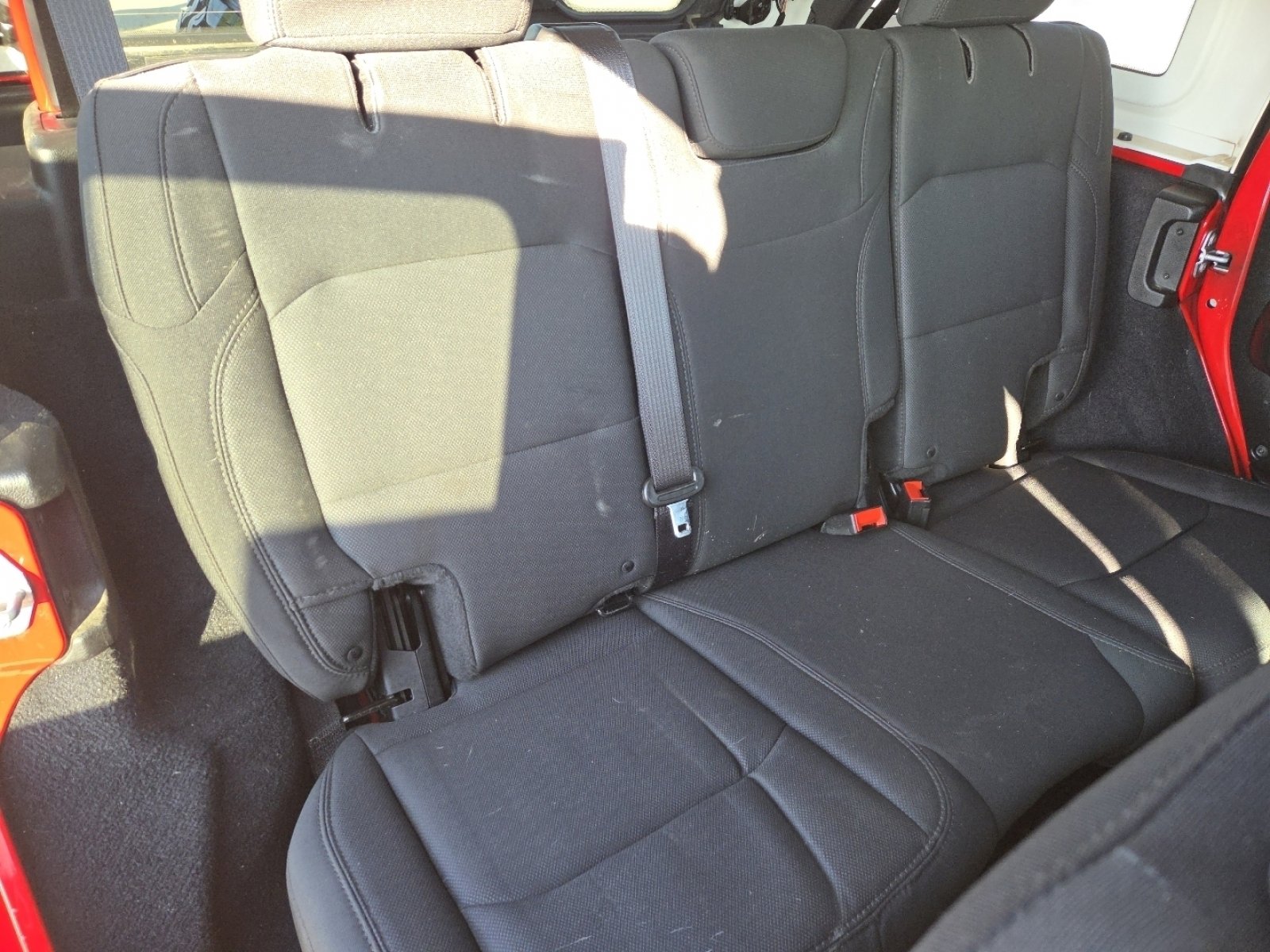 Used 2018 Jeep Wrangler Unlimited Sport S image 21