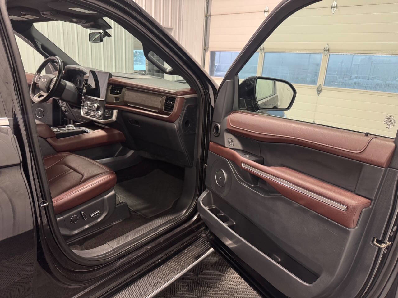 Used 2022 Ford Expedition Max Limited AWD/4WD image 21