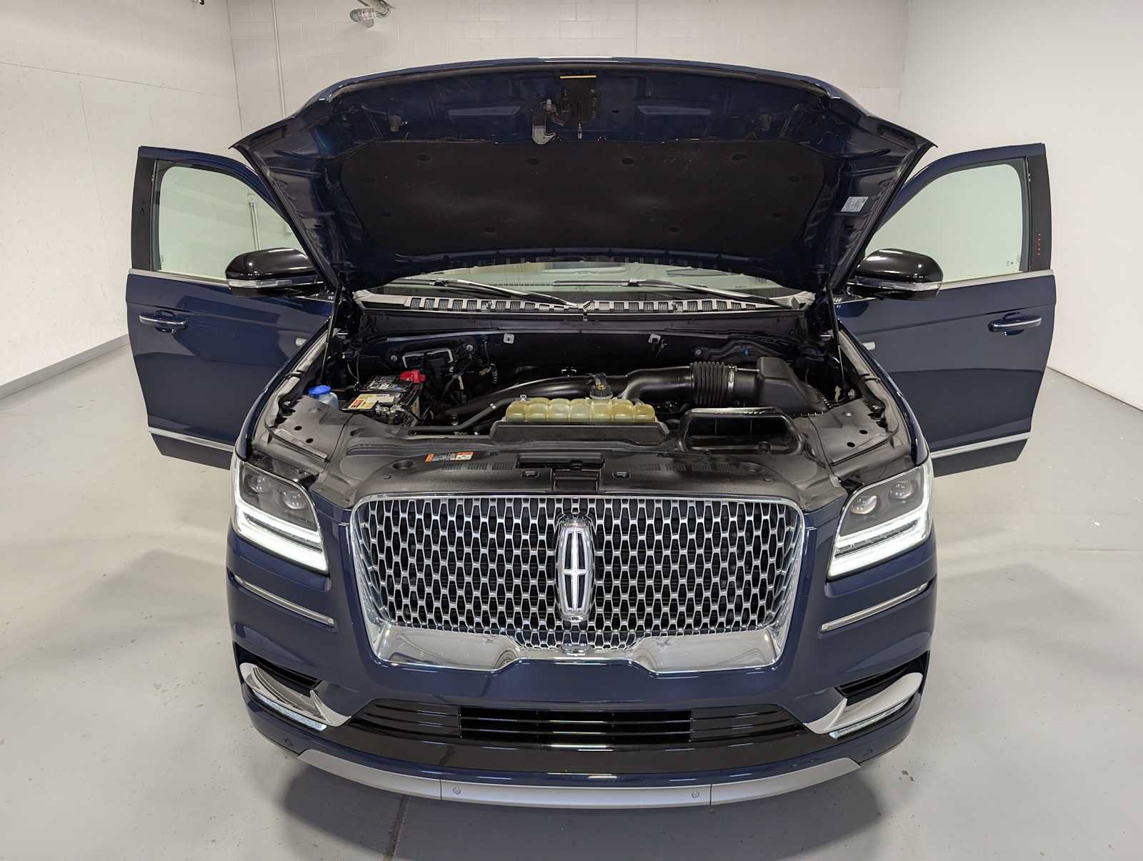 Used 2020 Lincoln Navigator Reserve w/ Luxury Package AWD/4WD image 14