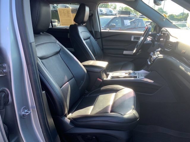 Certified 2022 Ford Explorer Limited w/ Equipment Group 301A RWD image 17