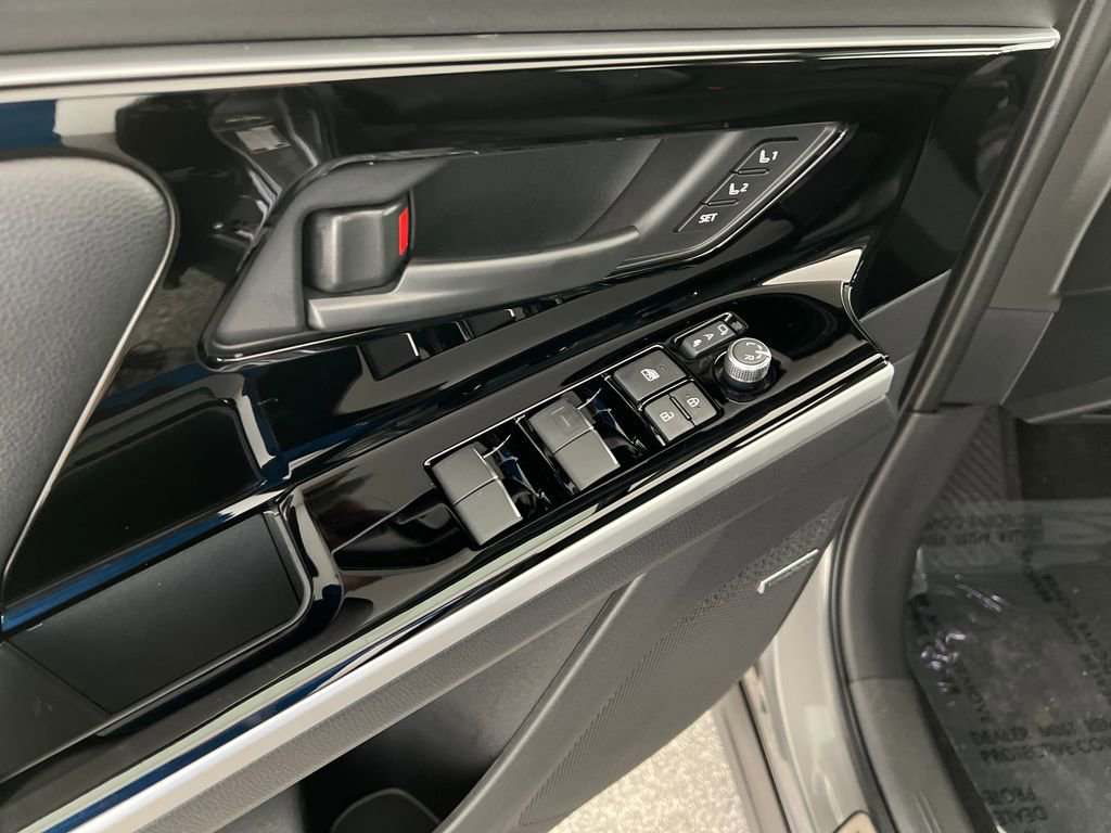 Used 2024 Subaru Solterra Touring w/ Touring Package image 13