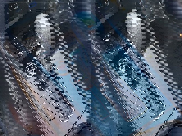 Used 2024 Nissan Kicks SR w/ SR Premium Package image 17