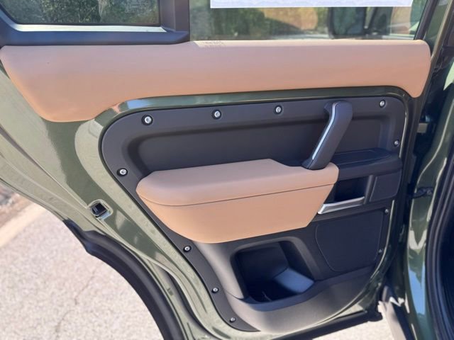 New 2026 Land Rover Defender 110 X-Dynamic SE AWD/4WD image 12