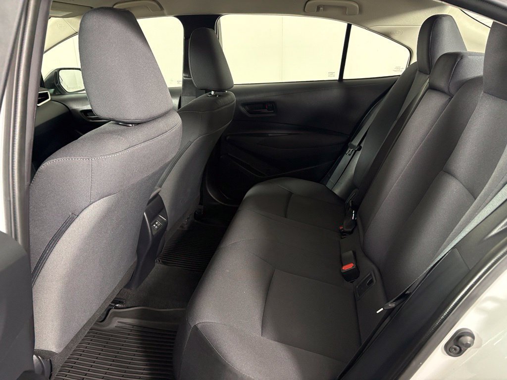 Used 2025 Toyota Corolla LE FWD image 31