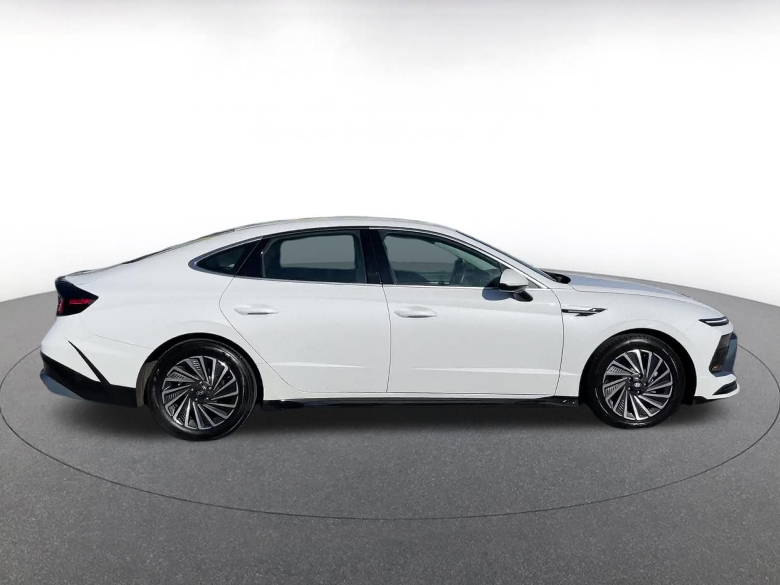 Used 2025 Hyundai Sonata SEL FWD image 16