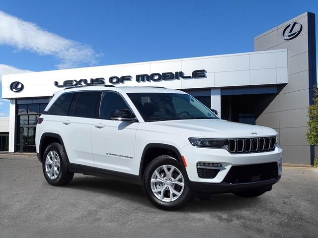 Used 2024 Jeep Grand Cherokee Limited w/ Luxury Tech Group II RWD image 1