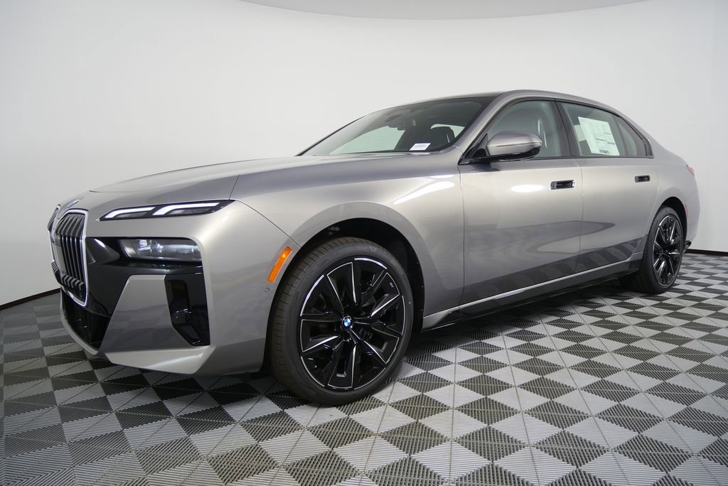 Used 2026 BMW 740i image 8