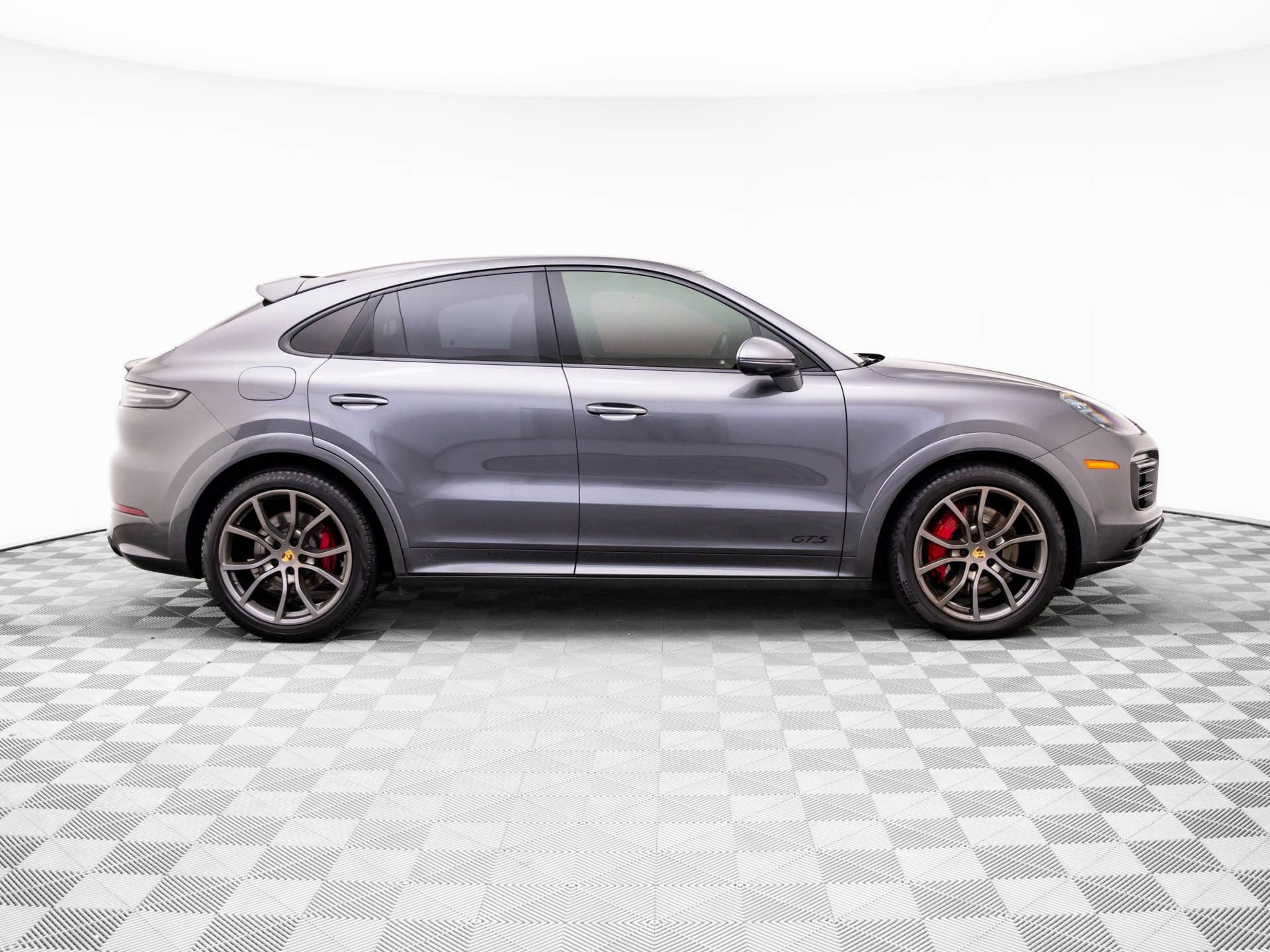 Used 2021 Porsche Cayenne GTS image 7