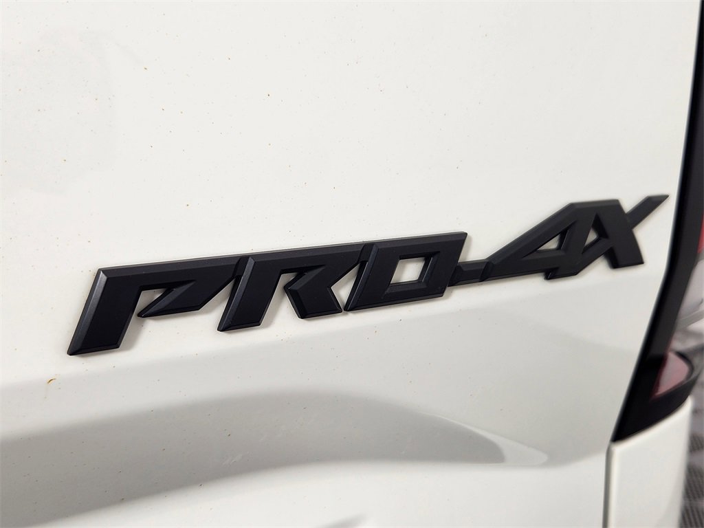 Used 2023 Nissan Frontier PRO-4X w/ Tow Package image 8
