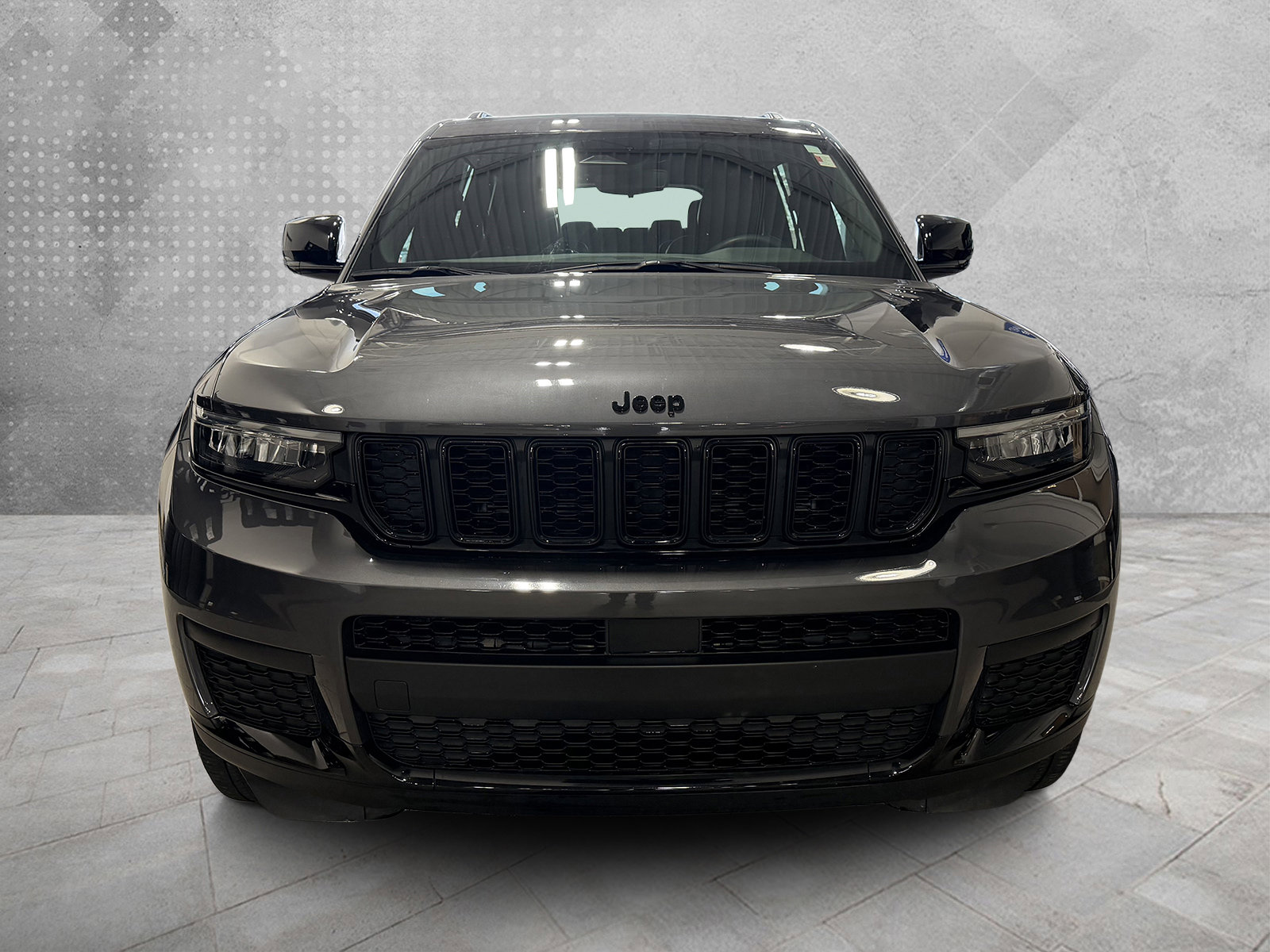 Used 2023 Jeep Grand Cherokee L Laredo image 3