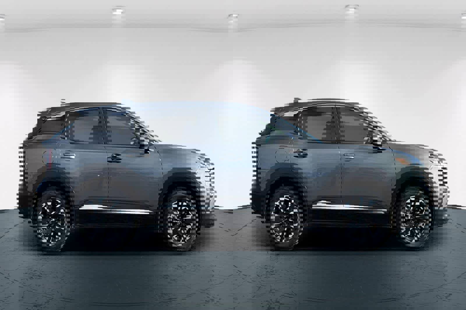 Used 2025 Nissan Kicks SV image 6