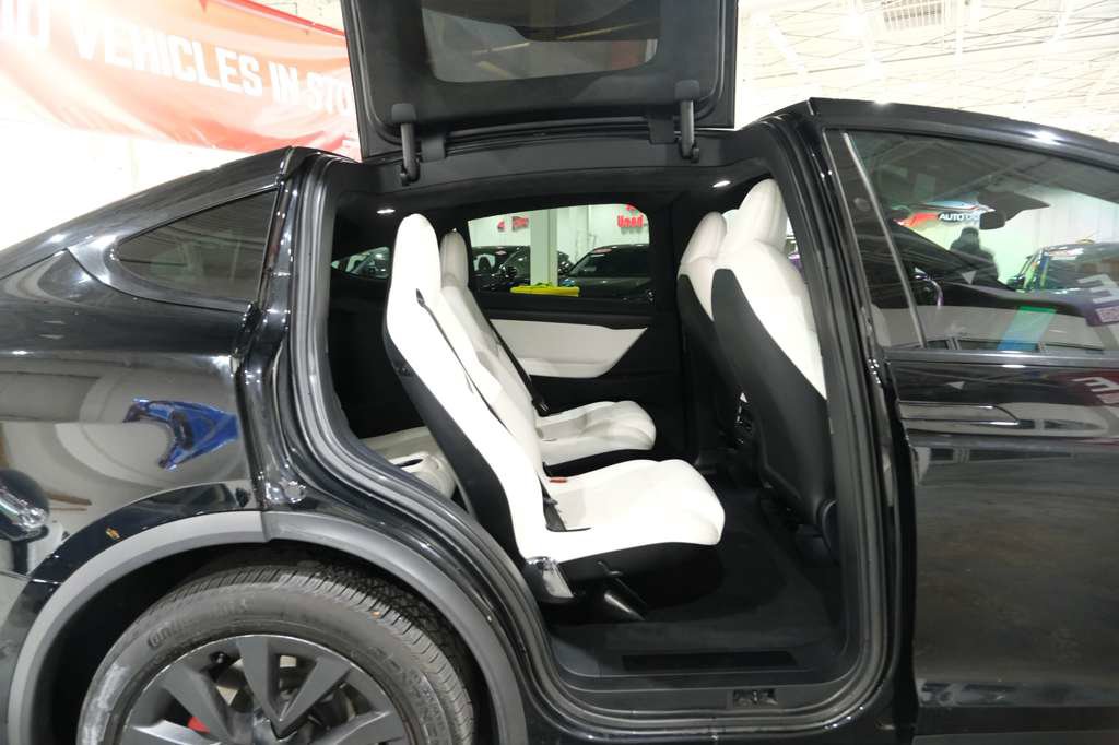 Used 2020 Tesla Model X Performance image 25