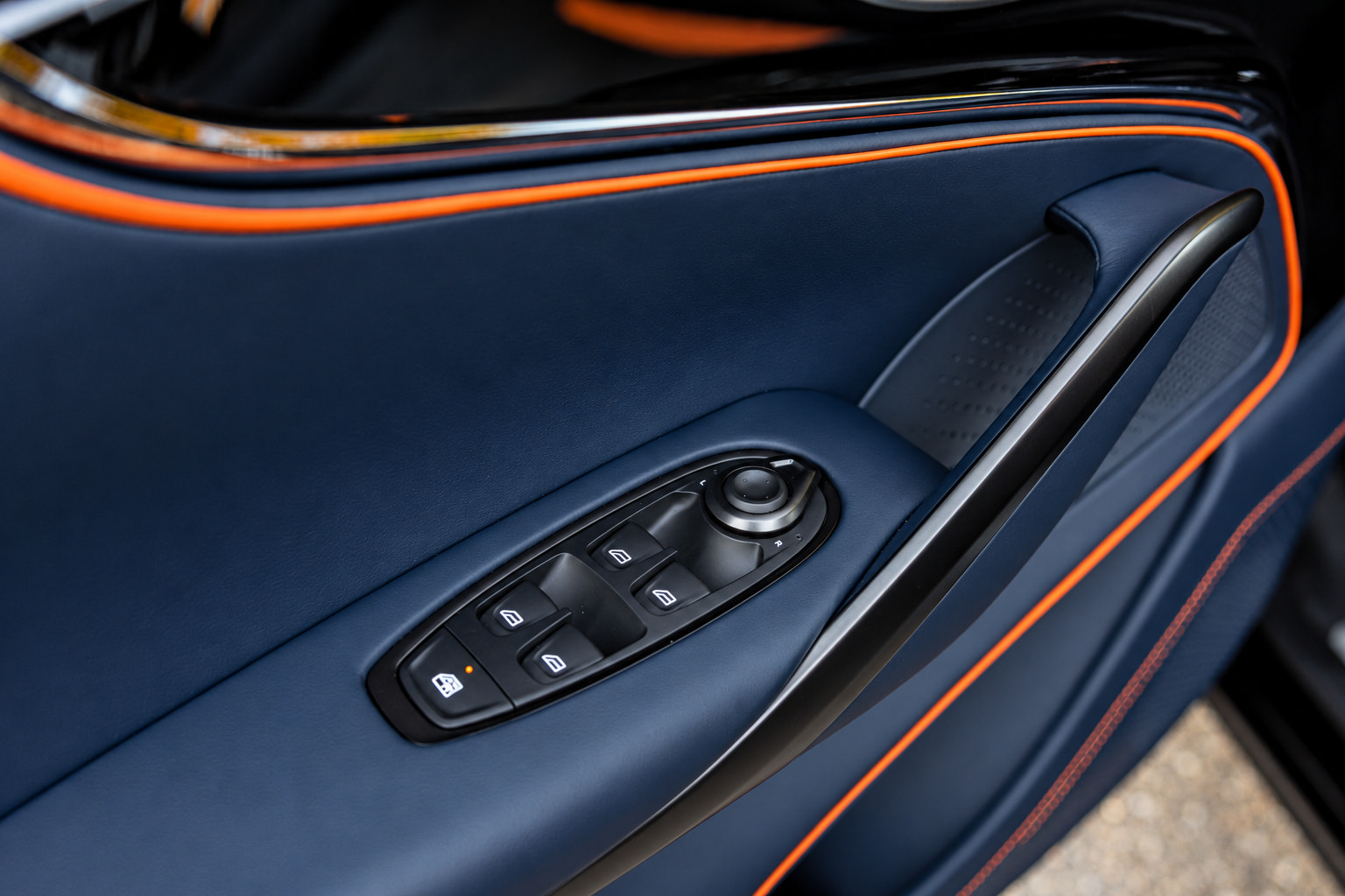 New 2026 Aston Martin DBX S AWD/4WD image 13
