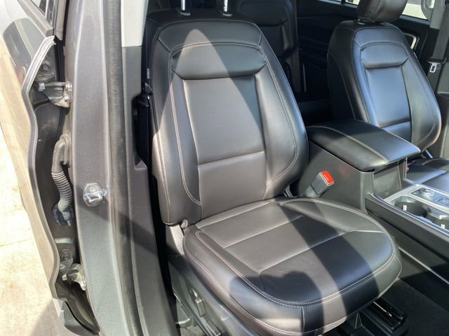 Used 2022 Ford Explorer XLT w/ Equipment Group 202A image 37