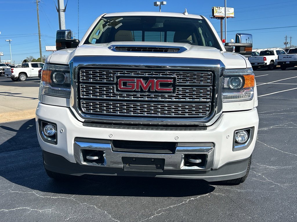 Used 2019 GMC Sierra 2500 Denali w/ Duramax Plus Package AWD/4WD image 2