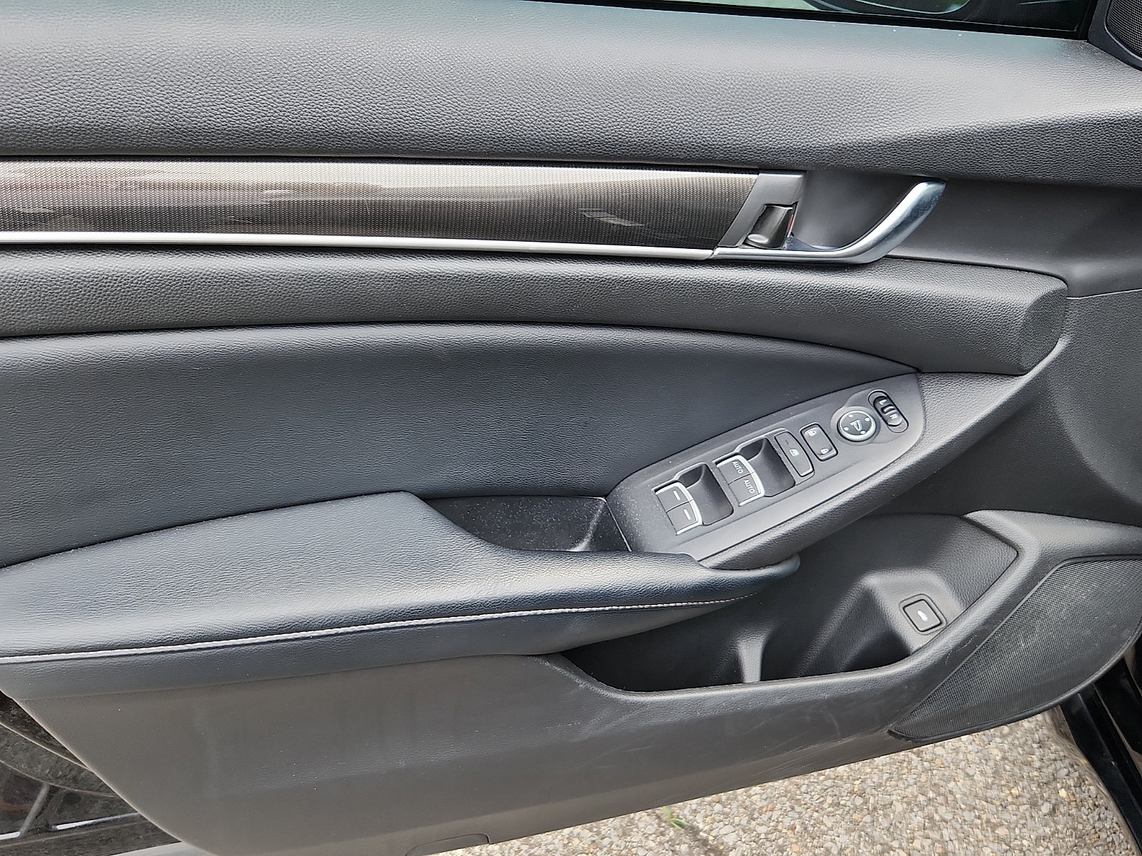 Used 2018 Honda Accord Sport image 12