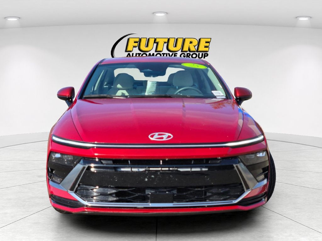 Used 2025 Hyundai Sonata SEL FWD image 2