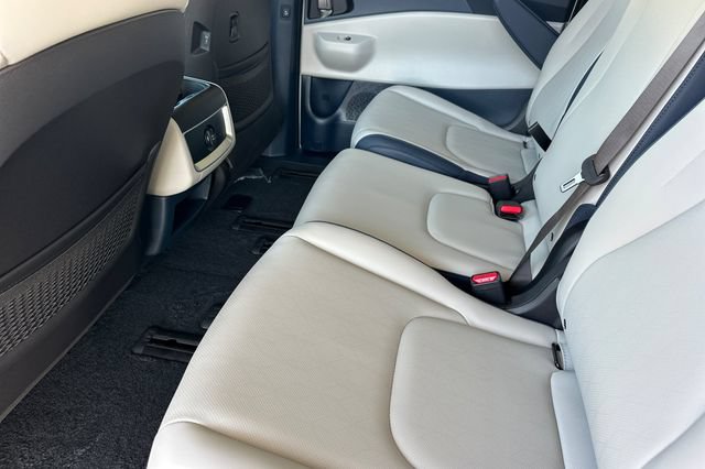 New 2026 Kia Carnival EX FWD image 14